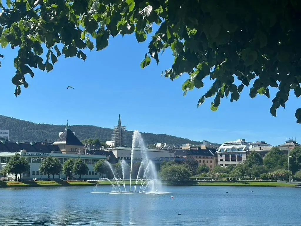 Lake View Apartment In Center Of Bergen - 3 Bedrooms Norway